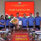 Chi bộ Văn phòng tổng hợp - Viện KSND thành phố Hà Nội tổ chức Lễ kết nạp Đảng viên mới